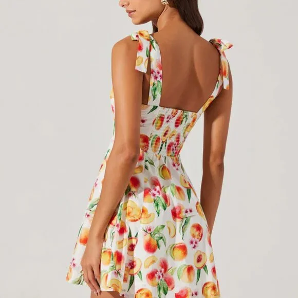 NWT ASTR DRESS WITH PEACHES, SIZE L - Picture 2 of 3